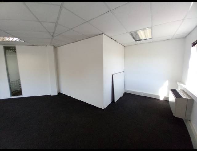 363M² OFFICE TO LET IN FOURWAYS